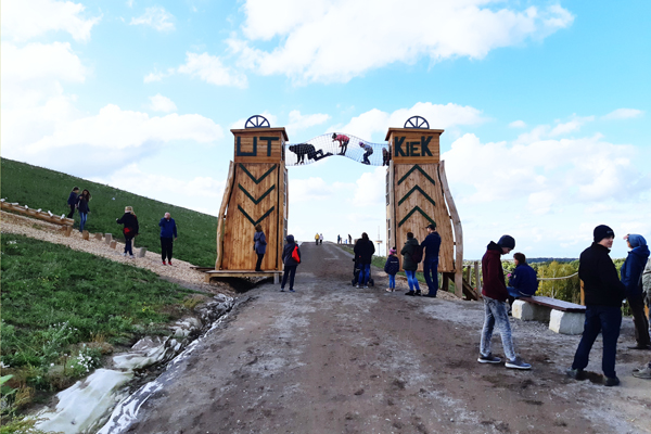Der Doppelturm ist ein beliebtes Kletterziel für Kinder